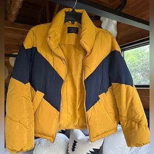 Puffer yellow and navy jacket